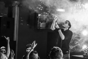 Seifenblasen im Konk Klub