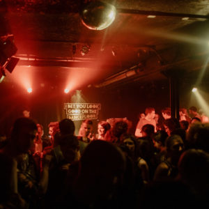 Dj !mauf in der Groove Station