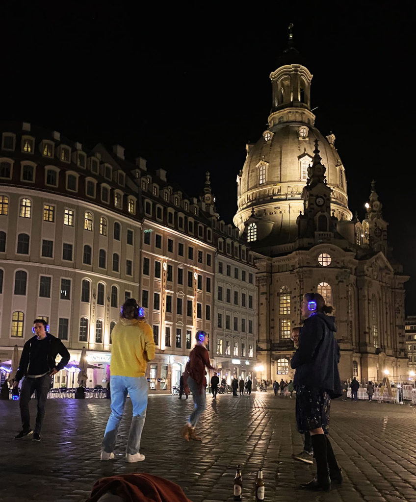 Silent Disco nachts in der Altstadt in Dresden